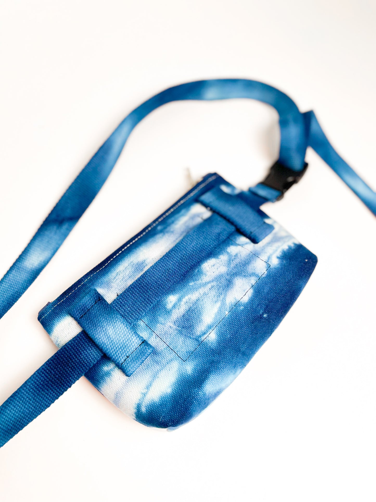 Nomi Canvas Belt Bag in Ocean