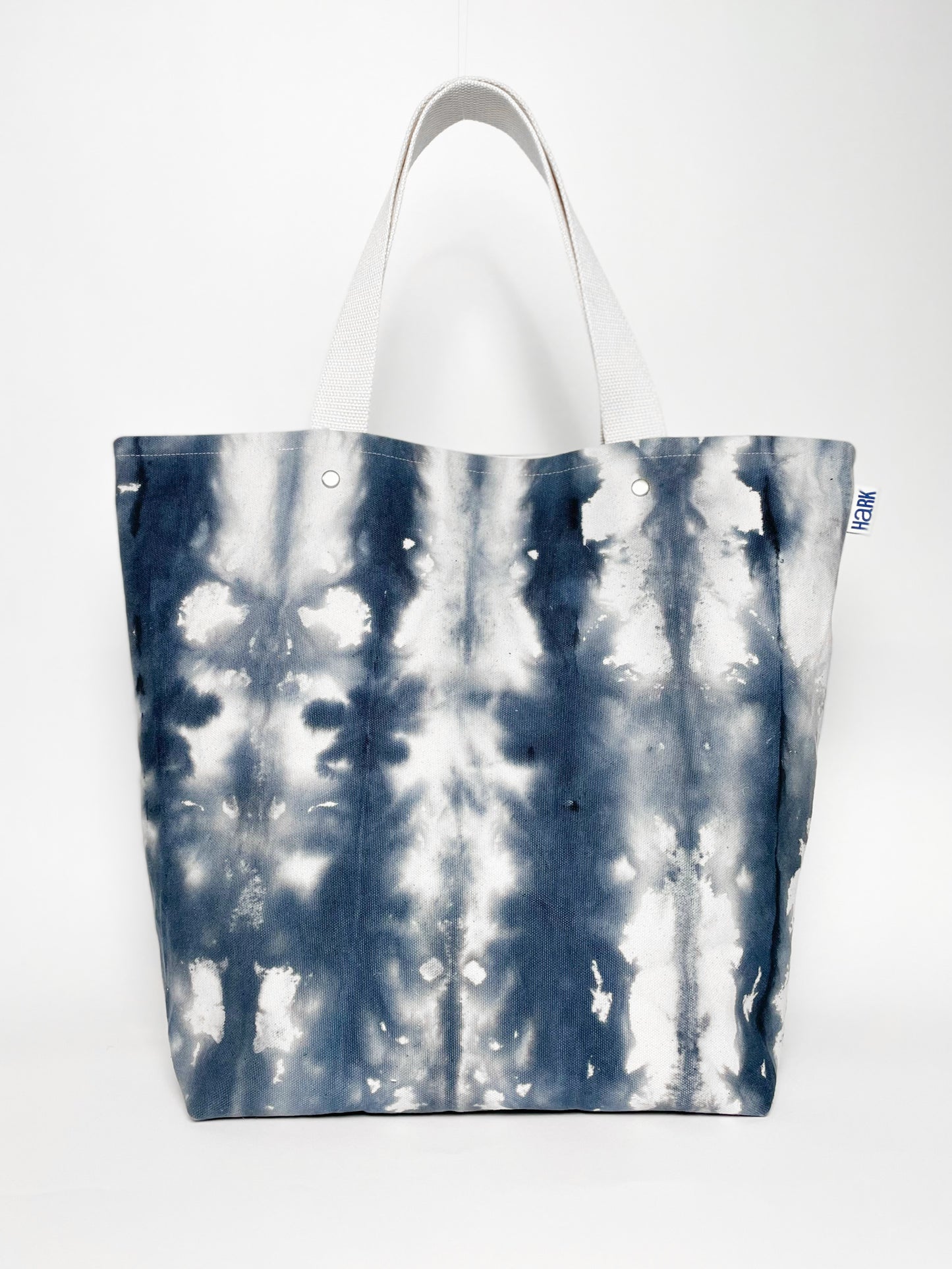 Nora Canvas Tote in Shadow