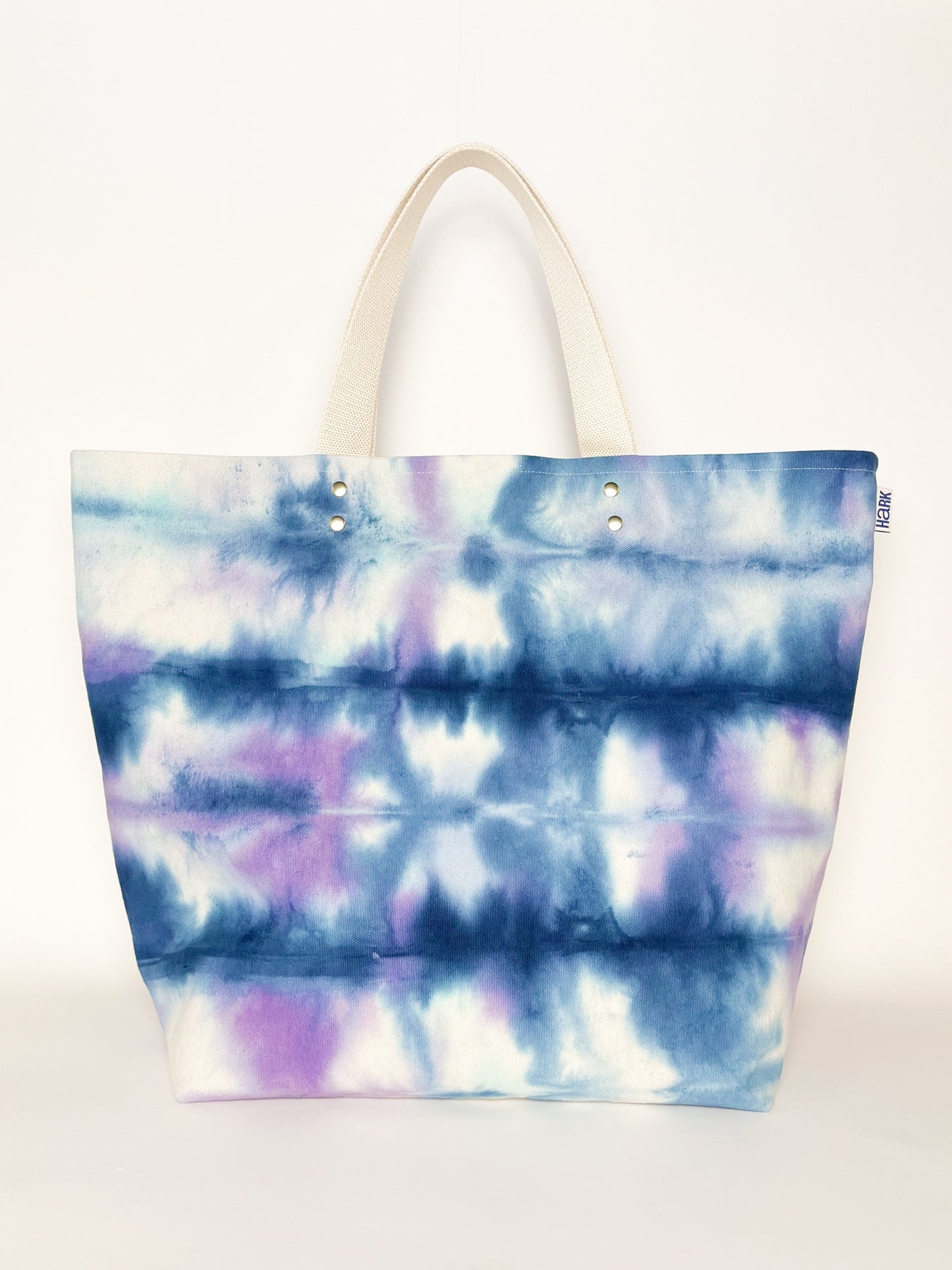 Wini Canvas Carryall in Hydrangea