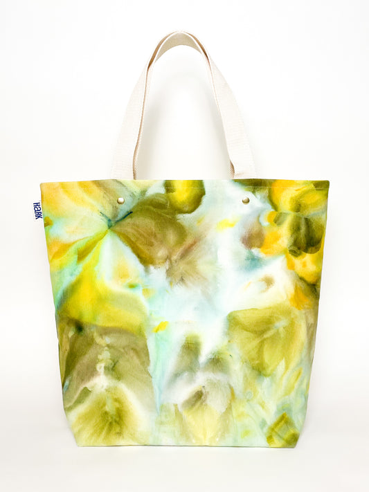 Nora Canvas Tote in Ginkgo