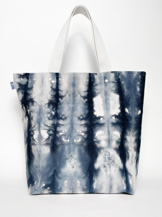 Nora Canvas Tote in Shadow